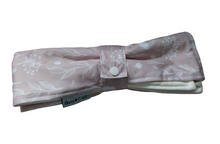 Lade das Bild in den Galerie-Viewer, avo+cado, wasserdichte Wickelunterlage, Glarus Nord, Niederurnen, Fränzi Kistler, Natürlich Kind sein