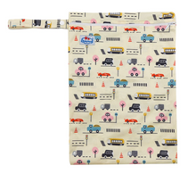 Lade das Bild in den Galerie-Viewer, Babyland-Wetbag_Nasstasche_groesse M- Fahrzeuge