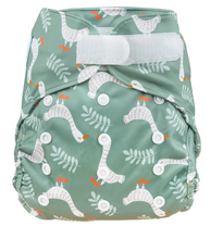 Lade das Bild in den Galerie-Viewer, Blümchen, AI2, All in Two, Überhose, Newborn, One Size, Klett, Snap, PUL, Natürlich Kind sein, Stoffwindeln , Glarus Nord, Fränzi Kistler