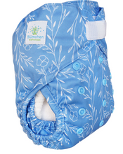 Lade das Bild in den Galerie-Viewer, Bluemchen_AI2_Ueberhose_natural_blue_stoffwindel_natuerlichkindsein_niederurnen_glarus Nord_fraenzikistler_seite