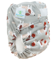 Lade das Bild in den Galerie-Viewer, Blümchen, All in One, AIO, One Size, Klett, Snap, PUL, Bambus, Baumwolle, Neugeborene,, klein geschnitten, Stoffwindel, Fränzi Kistler, Glarus Nord, Niederurnen, Natürlich Kind sein