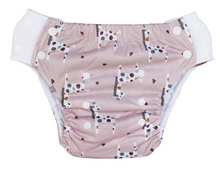 Lade das Bild in den Galerie-Viewer, Bluemchen_Schwimmwindel_trainerhoeschen_cozy_Giraffe_trockenwerden