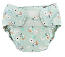 Lade das Bild in den Galerie-Viewer, Blümchen, XL, Junior, Überhose, Klett, Snap, Natürlich Kind sein, Glarus Nord, Niederurnen, Fränzi Kistler , Stoffwindeln, nachhaltig