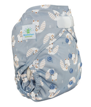 Lade das Bild in den Galerie-Viewer, Bluemchen_ueberhosen_onesize_Klett_Snap_stoffwindel_suesser_fuchs