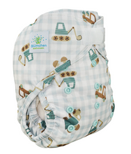 Lade das Bild in den Galerie-Viewer, Bluemchen_ueberhosen_onesize_Klett_Snap_stoffwindel_working_farm_bagger