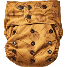 Lade das Bild in den Galerie-Viewer, Elskbar_stoffwindel_ueberose_naesseschutz_natuerlichkindsein_fraenzikistler_glarusnord_Dandelions