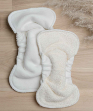 Lade das Bild in den Galerie-Viewer, Hinzling Saugeinlage_Stoffwindeln newborn_One Size_ zusaetzlicher Auslaufschutz_Baumwolle_Niederurnen_ Glaurs nord_ fraenzi Kistler