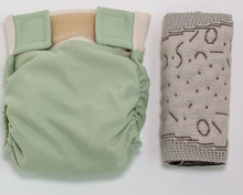 Lade das Bild in den Galerie-Viewer, Kniti, Stoffwindeln, mega dünne Einlage, AI3, nachhaltig, mint, Newborn und One Size, Fränzi Kistler, Natürlich Kind sein, Glarus Nord, Niederurnen