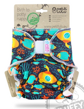 Lade das Bild in den Galerie-Viewer, PetitLulu_hoeschenwindel_Stoffwindel_maxi_klettverschluss_Nachtwindel_fisch