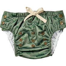 Lade das Bild in den Galerie-Viewer, Schwimmwindel_Elskbar_stoffwindel_natuerlichkindsein_glarusnord_niedrurnen_fraenzikistler_twigs_gruenblaetter