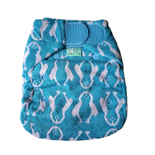 Lade das Bild in den Galerie-Viewer, Totbots_Bamboozle_Strech_hoeschenwind_nachtwindel_braucht Uberhose_tuerkis Pinguin_stoffwindel_natuerlichkindsein_niederurnen