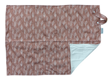 Lade das Bild in den Galerie-Viewer, avo cado _Wickelunterlage_unterwegs_stoffwindel_altrosa_pampasgras_natuerlich kind sein