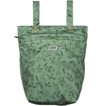 Lade das Bild in den Galerie-Viewer, lux-wetbag_elskbar-twigs_wetbag_nasstasche_stoffwindeln_natuerlichkindsein_glarusnord-fraenzikistler_unterwegs_