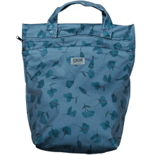 Lade das Bild in den Galerie-Viewer, lux-wetbag_elskbar_wetbag_nasstasche_stoffwindeln_natuerlichkindsein_glarusnord-fraenzikistler-butterfly-pea_unterwegs