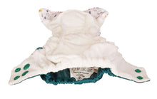 Lade das Bild in den Galerie-Viewer, Blümchen, All in One, AIO, Neugeborene, Panda, klein geschnitten, Stoffwindel, Fränzi Kistler, Glarus Nord, Niederurnen, Natürlich Kind sein