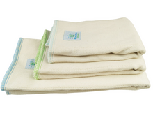 Lade das Bild in den Galerie-Viewer, Blümchen, Prefold, Saugeinlage, Stoffwindel, in drei Grössem, Natürlich Kind sein, Niederurnen, Glarus Nord, Fränzi Kistler