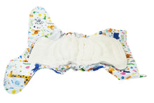 Lade das Bild in den Galerie-Viewer, Blümchen, AI2, All in Two, Überhose, Newborn, One Size, Klett, Snap, PUL, Natürlich Kind sein, Stoffwindeln , Glarus Nord, Fränzi Kistler