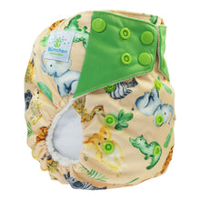 Lade das Bild in den Galerie-Viewer, Blümchen, All in One, AIO, One Size, Klett, Snap, PUL, Bambus, Baumwolle, Neugeborene,, klein geschnitten, Stoffwindel, Fränzi Kistler, Glarus Nord, Niederurnen, Natürlich Kind sein