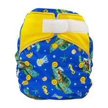 Lade das Bild in den Galerie-Viewer, Blümchen, All in One, AIO, One Size, Klett, Snap, PUL, Bambus, Baumwolle, Neugeborene,, klein geschnitten, Stoffwindel, Fränzi Kistler, Glarus Nord, Niederurnen, Natürlich Kind sein