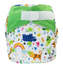 Lade das Bild in den Galerie-Viewer, Blümchen, All in One, AIO, One Size, Klett, Snap, PUL, Bambus, Baumwolle,Neugeborene, Panda, klein geschnitten, Stoffwindel, Fränzi Kistler, Glarus Nord, Niederurnen, Natürlich Kind sein