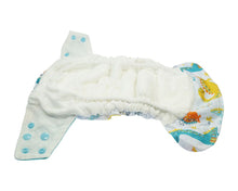 Lade das Bild in den Galerie-Viewer, Blümchen, All in One, AIO, One Size, Klett, Snap, PUL, Bambus, Baumwolle, Neugeborene,, klein geschnitten, Stoffwindel, Fränzi Kistler, Glarus Nord, Niederurnen, Natürlich Kind sein