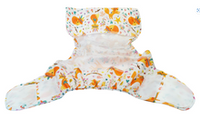 Lade das Bild in den Galerie-Viewer, Blümchen, XL, Junior, Überhose, Klett, Snap, Natürlich Kind sein, Glarus Nord, Niederurnen, Fränzi Kistler , Stoffwindeln, nachhaltig