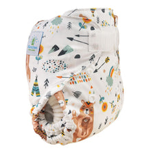 Lade das Bild in den Galerie-Viewer, Blümchen, Überhose, Newborn, One Size, Klett, Snap, PUL, Natürlich Kind sein, Stoffwindeln , Glarus Nord, Fränzi Kistler 
